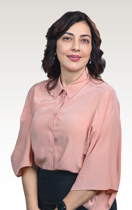 الدكتورة شويتا نارانغ   - المديرة الطبية ومديرة العمليات السريرية 